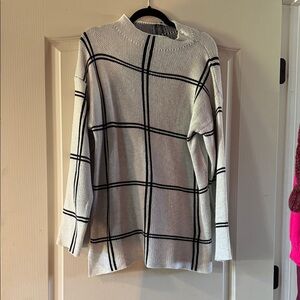 Women's White and Black Plaid Sweater